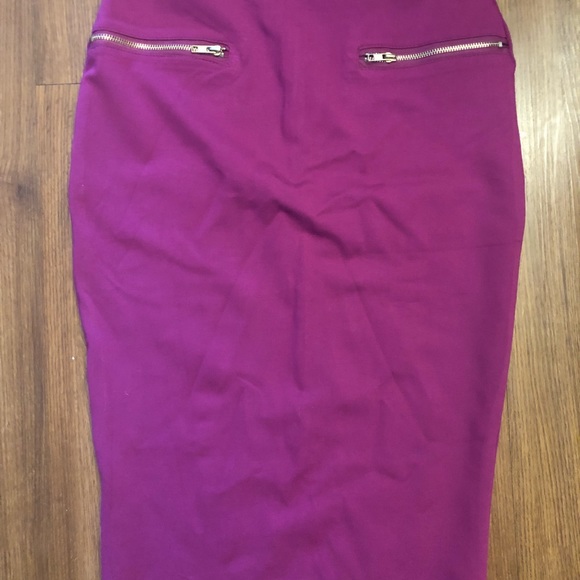 Skirt - Picture 2 of 5